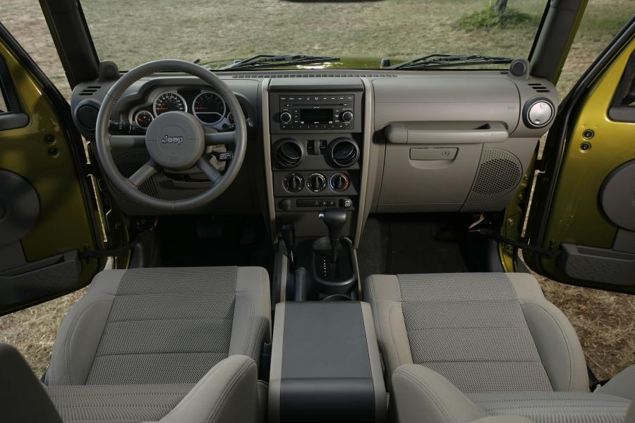  Jeep Wrangler 2007 года  (фото 42 из 55)